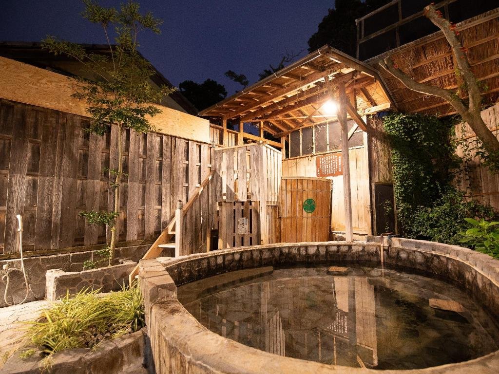 HOTEL SHIRAHAMAKAN for Couples and Families: What to Know Before Staying