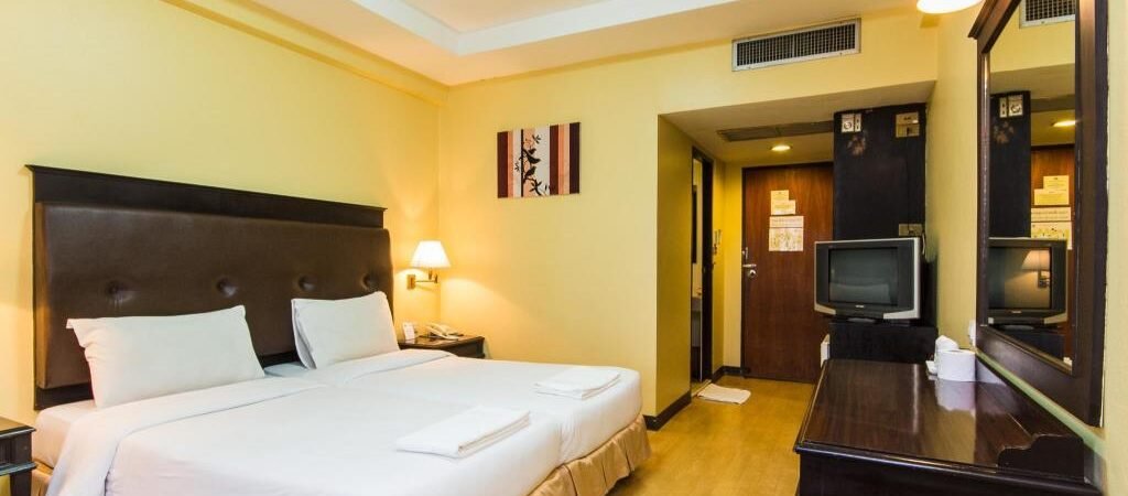 Roma Hotel Stay Guide: Rooms, Facilities and Nearby Areas