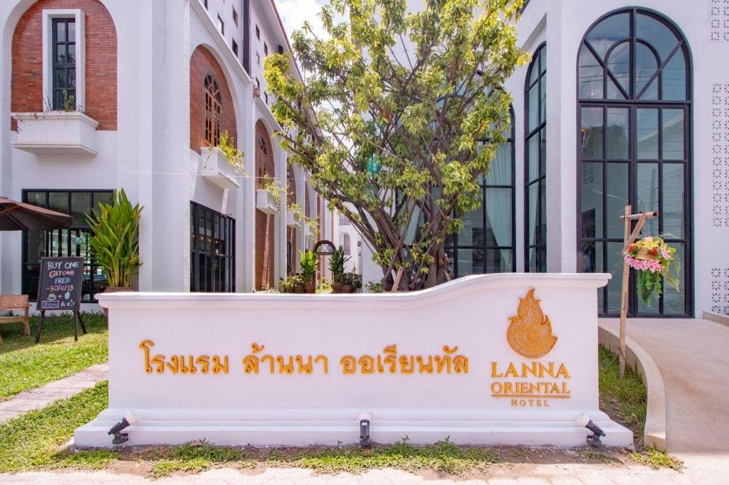 Lanna Oriental Hotel for Couples and Families: What to Know Before Staying