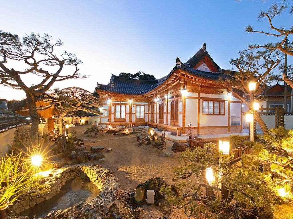 Cheonggong Hanok Stay: Your Ideal Retreat in Gyeongju-si