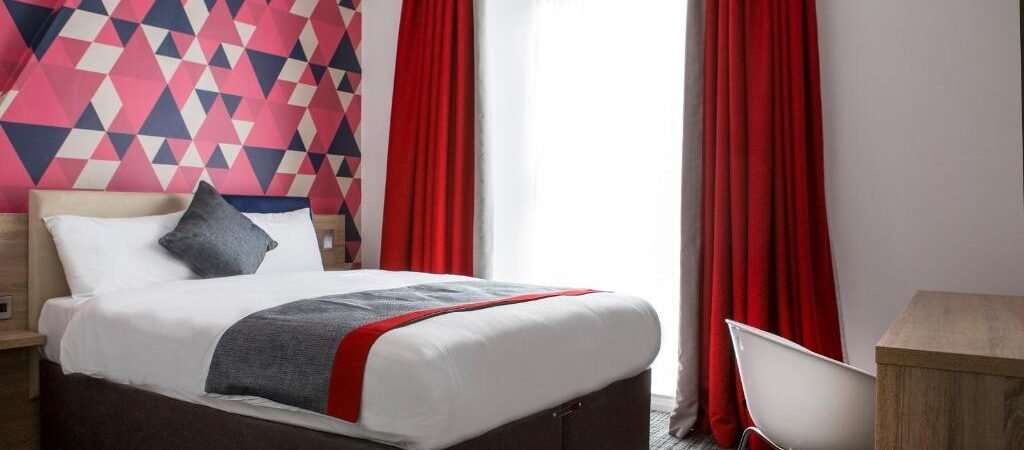 Four Points Flex by Sheraton Edinburgh: Perfect Stay for First-Time Visitors