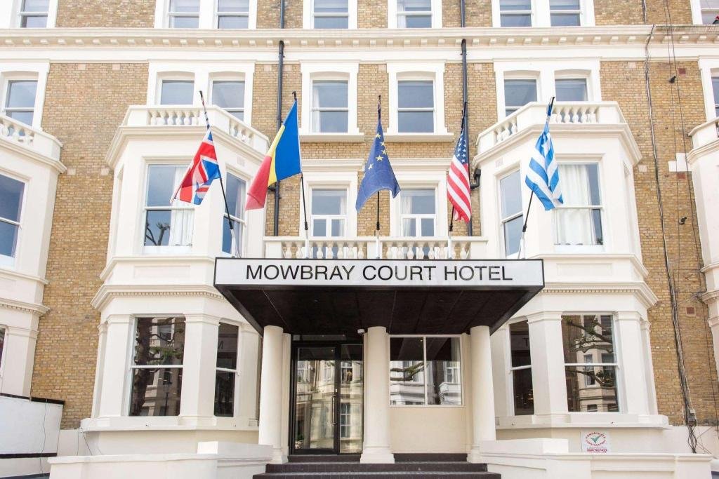 Mowbray Court Hotel: Your Guide to Easy Transit in London