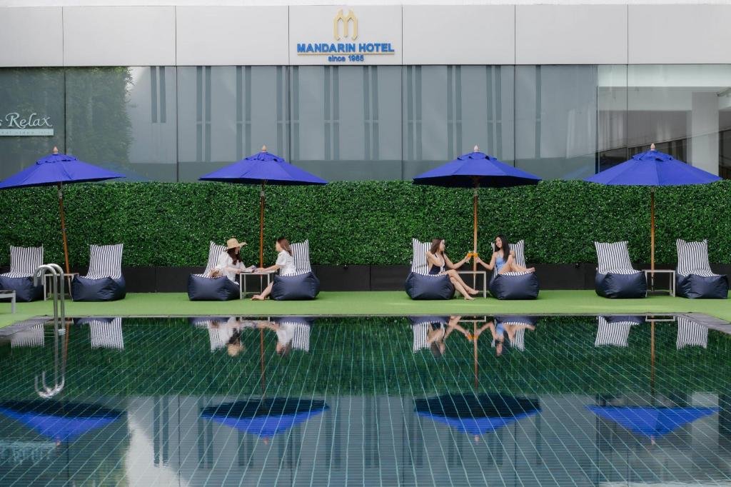 Mandarin Hotel Managed by Centre Point hotel in Bangkok Thailand rooms location facilities
